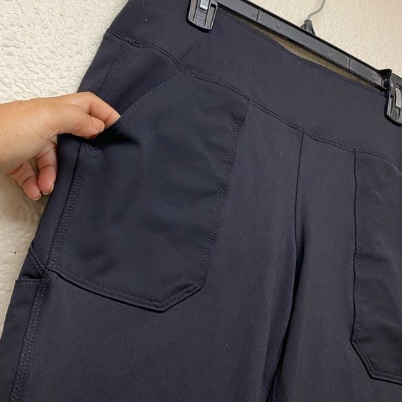 Carhartt Women's Force Fitted Midweight Utility Legging - Picture 7 of 13